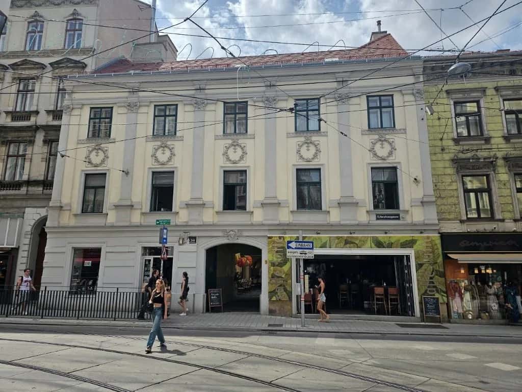 Historische Wiener Hausfassade